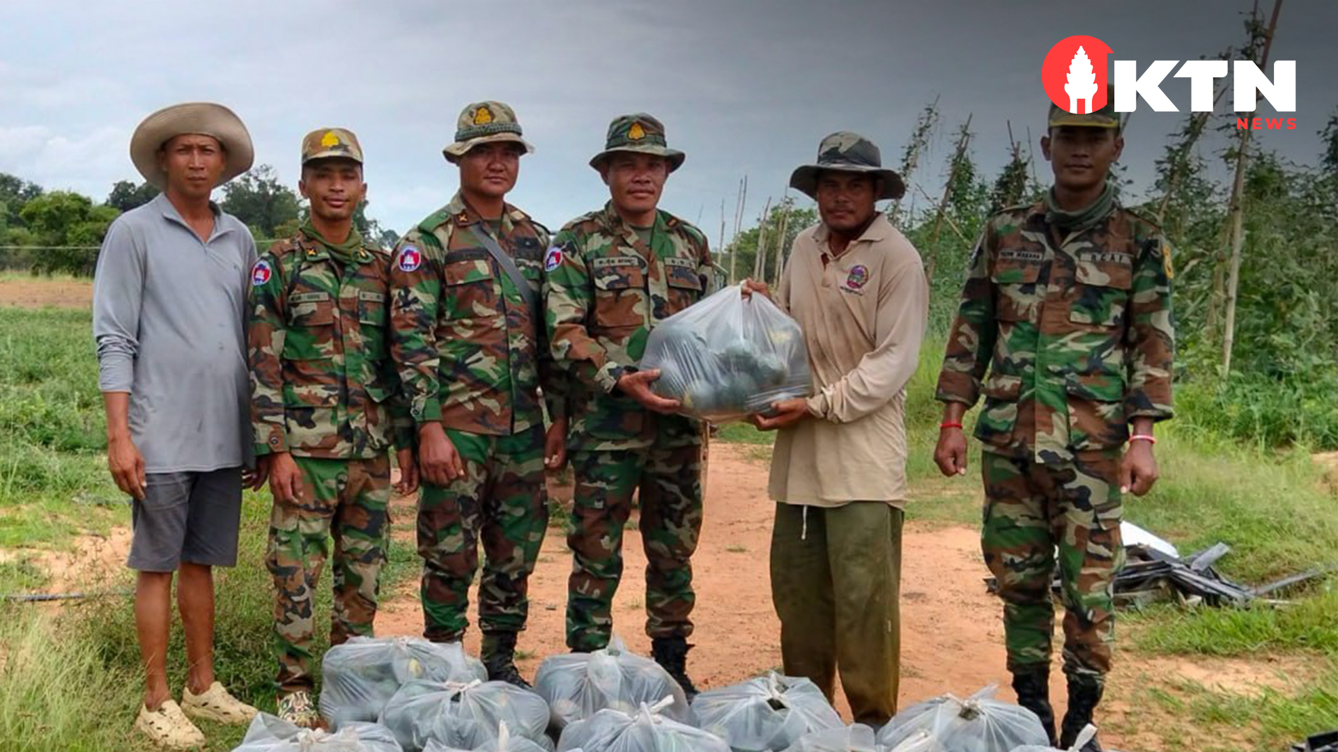 Oddar Meanchey Agriculture Department Continues Food Supply for Border Defense Forces