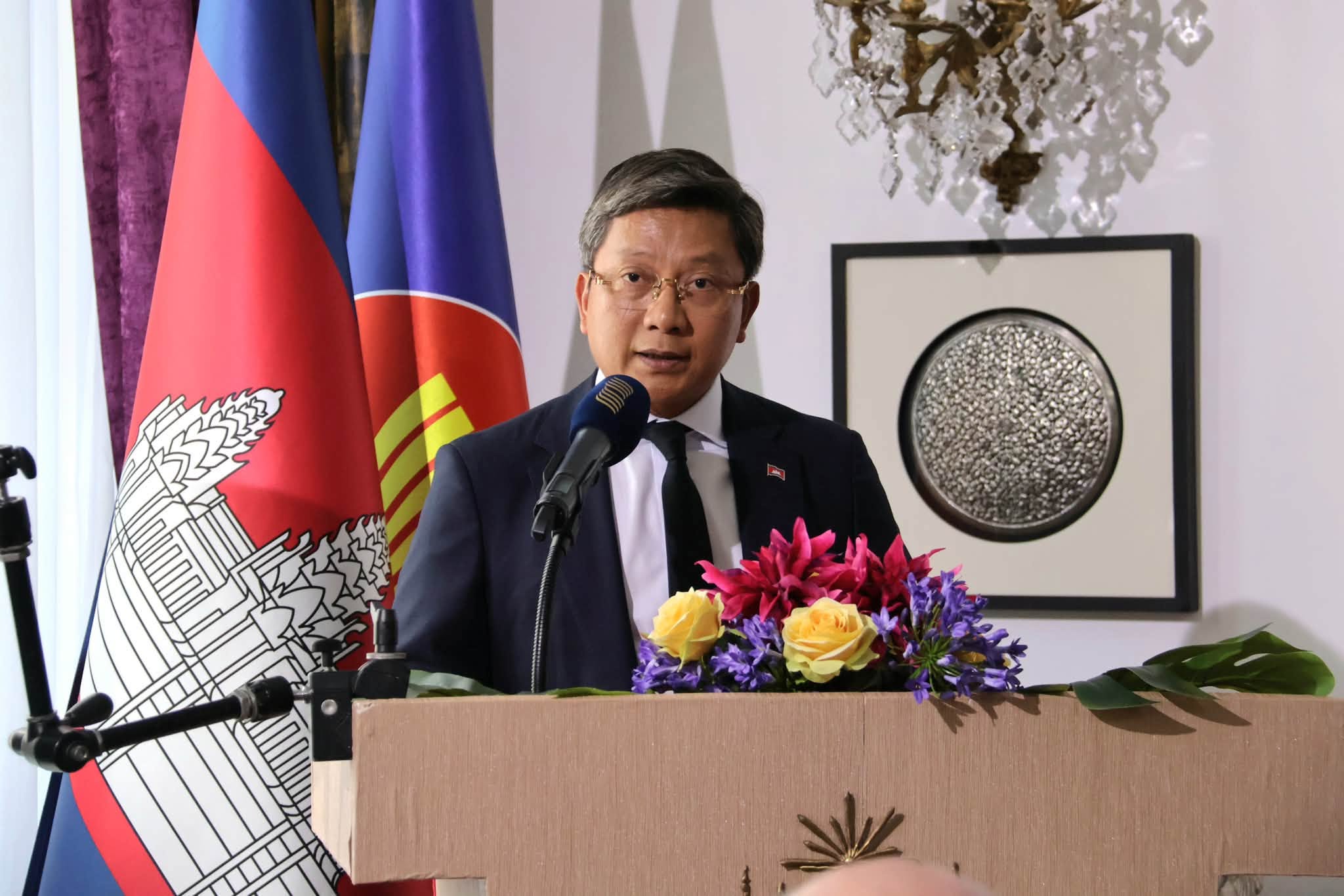 ប្រភពពី៖ ឯកឧត្តម លុយ ដាវីត
